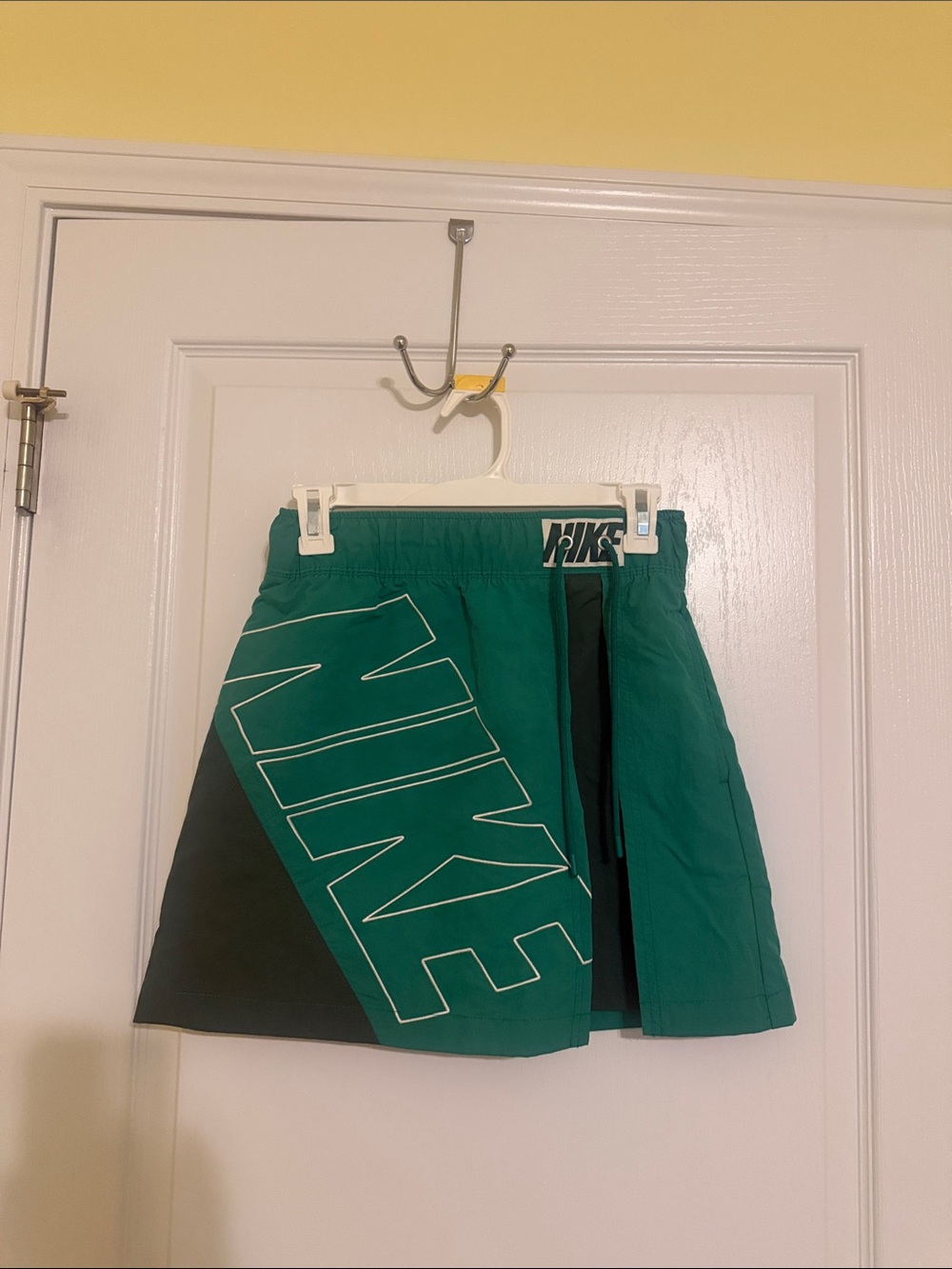 Nike Green and Black Logo Athletic Skirt